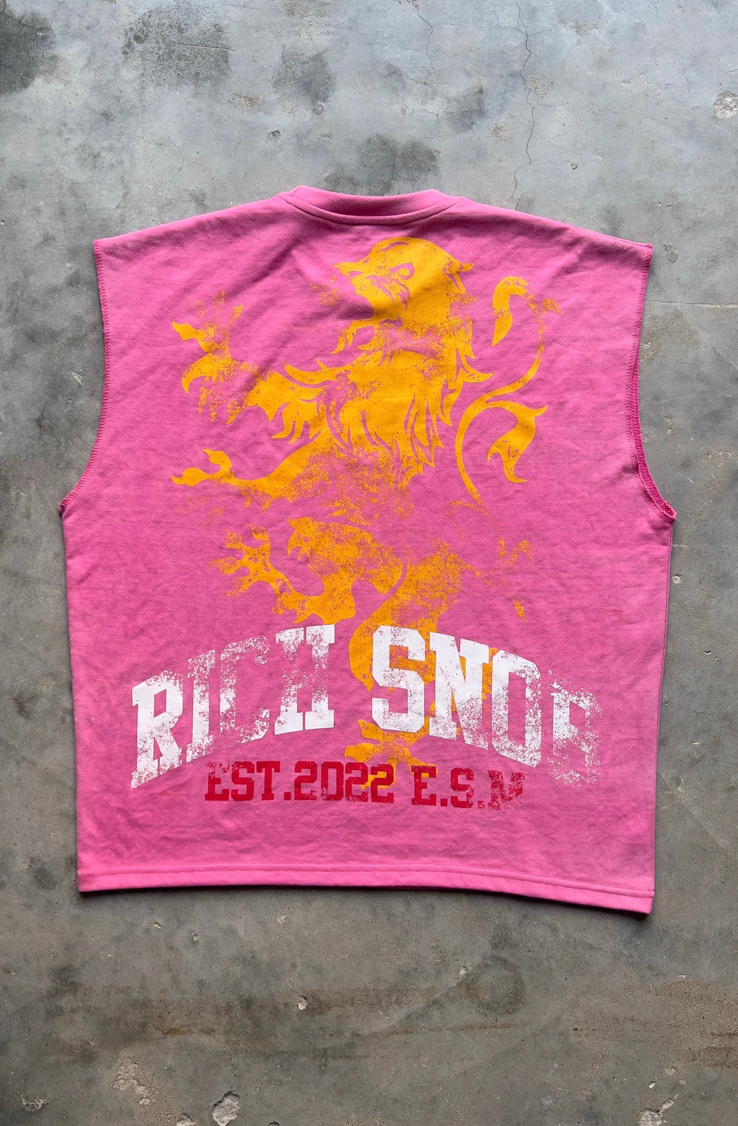 RICH HERITAGE SLEEVELESS TEE