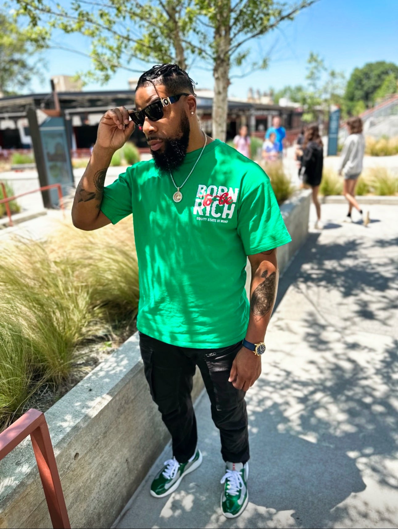 BORN TO BE RICH (EQUITY GREEN)